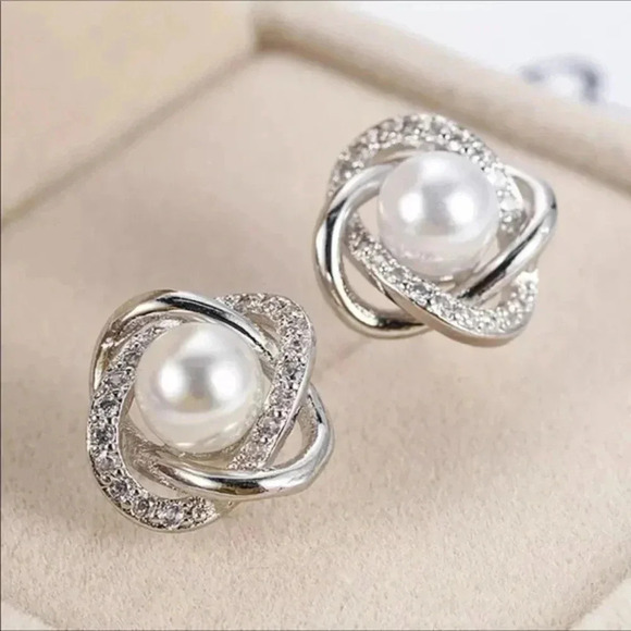 Silver CZ & Pearl Stud Earrings NWT - Picture 1 of 3
